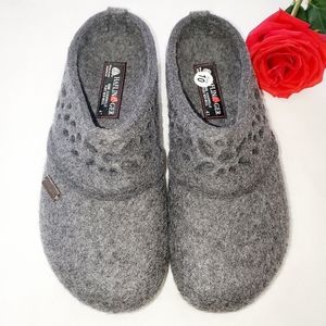 haflinger lacey clogs